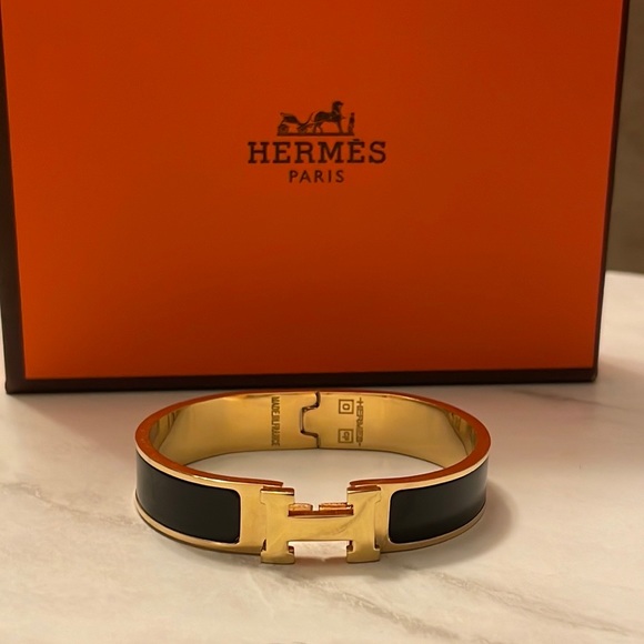 no Brand Jewelry - H Bangle